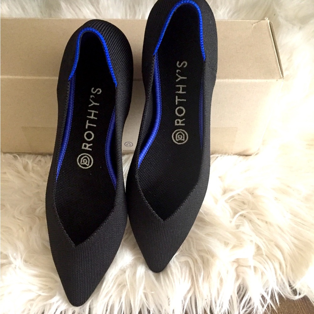 Rothy’s Black size 8 pointy toe flats. New in box.